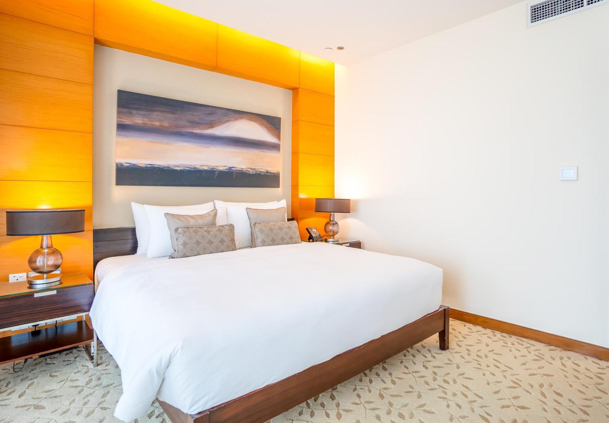 Homesgetaway - Amazing Location 1br At Mall Residences Apartment Dubai