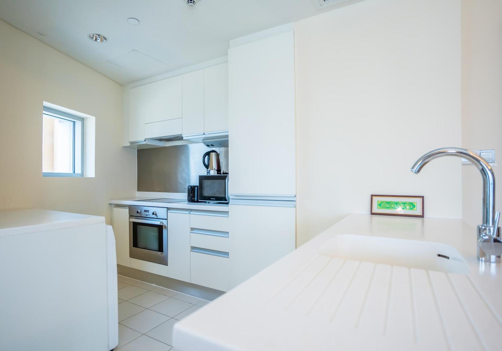 Homesgetaway - Amazing Location 1br At Mall Residences Dubai