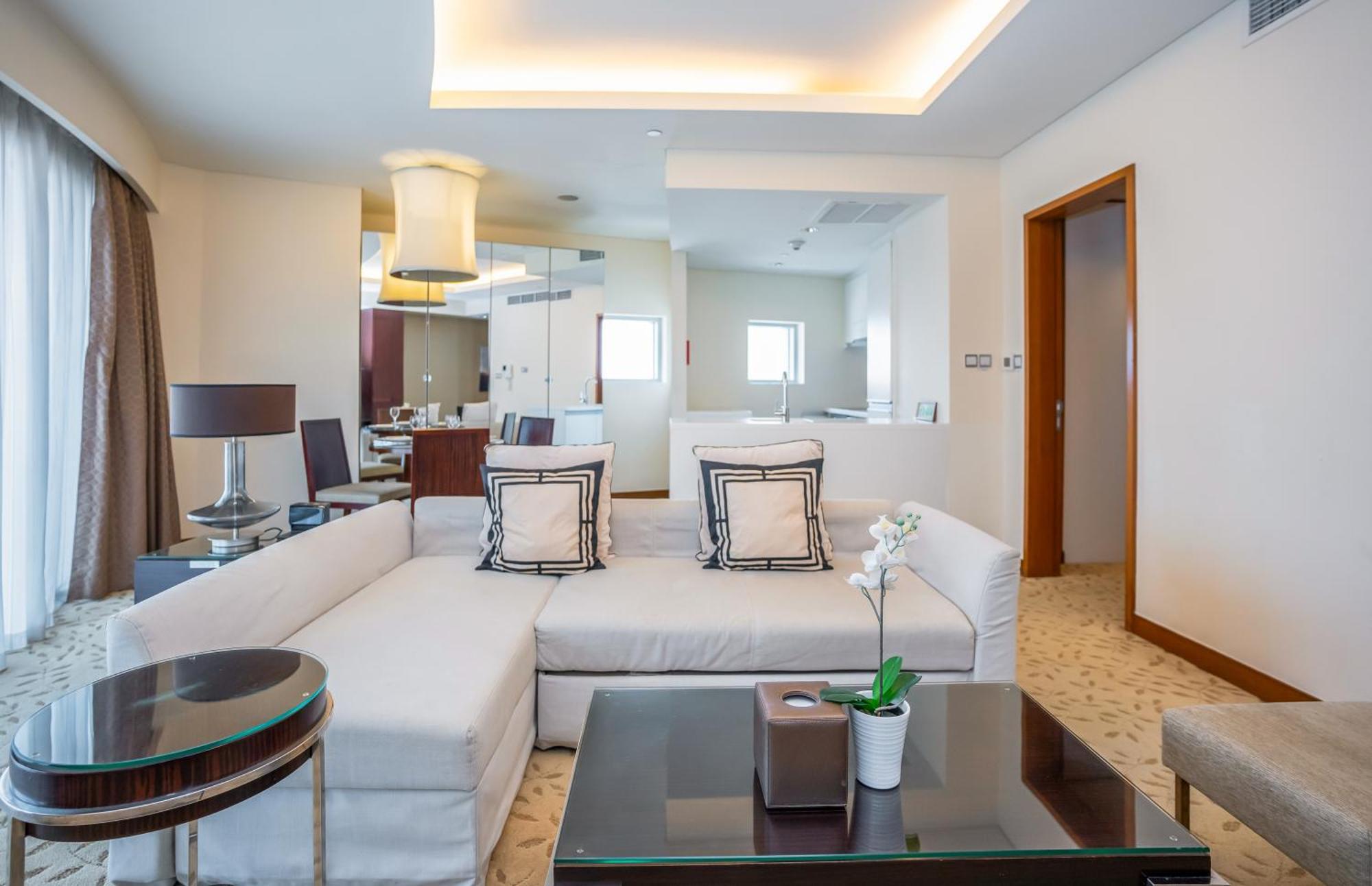 Apartment Homesgetaway - Amazing Location 1br At Mall Residences