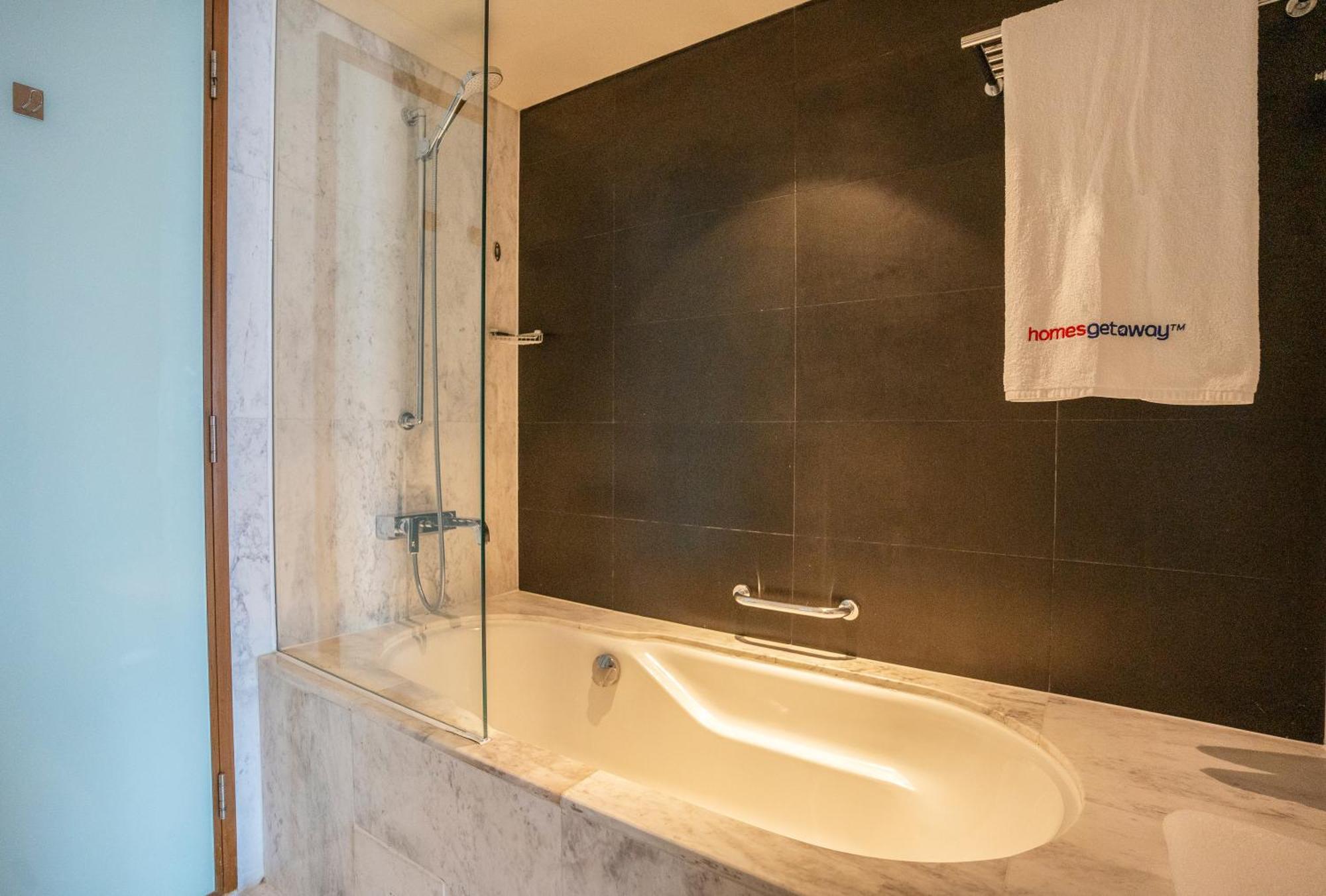 Apartment Homesgetaway - Amazing Location 1br At Mall Residences Dubai