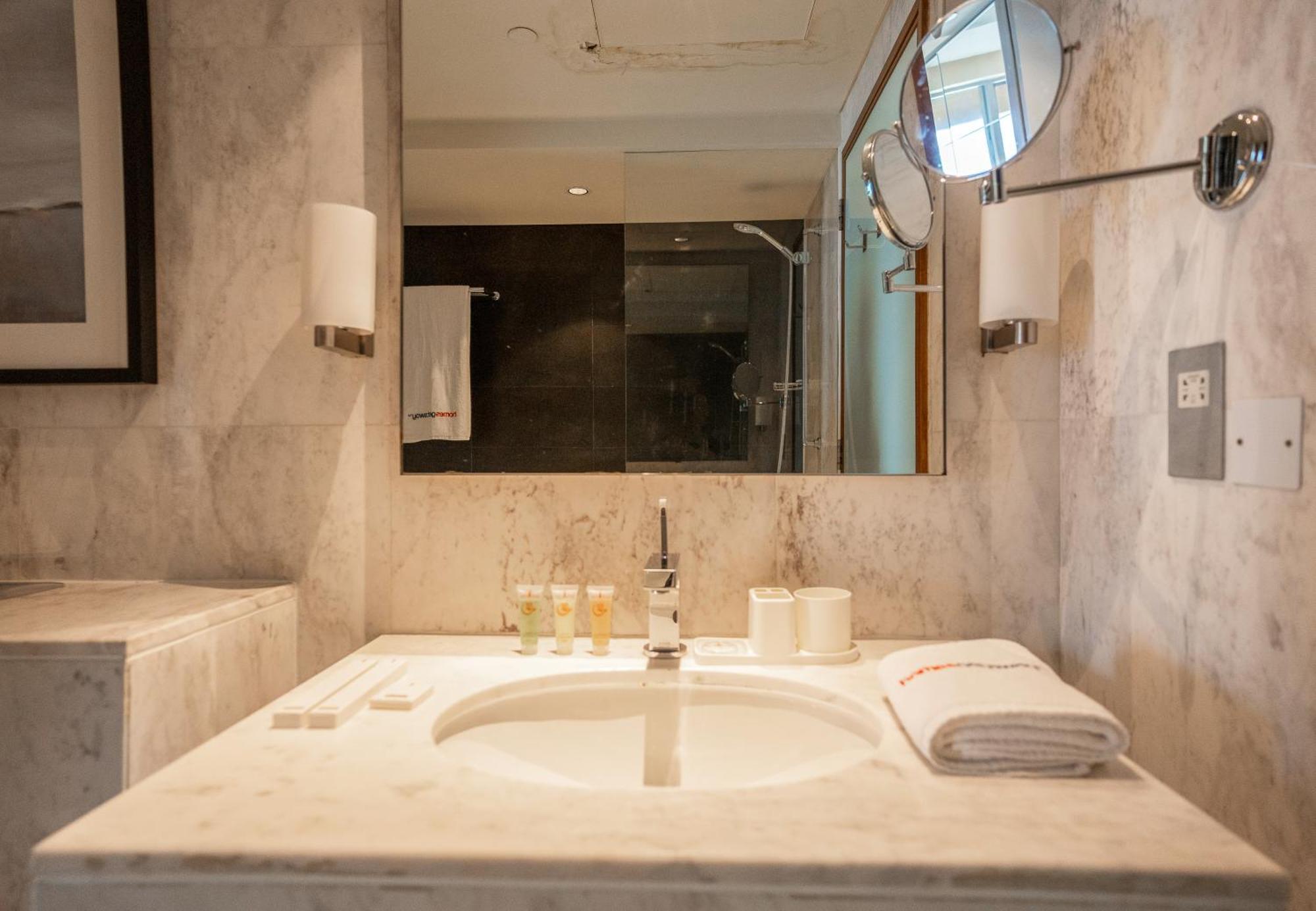 Apartment Homesgetaway - Amazing Location 1br At Mall Residences *