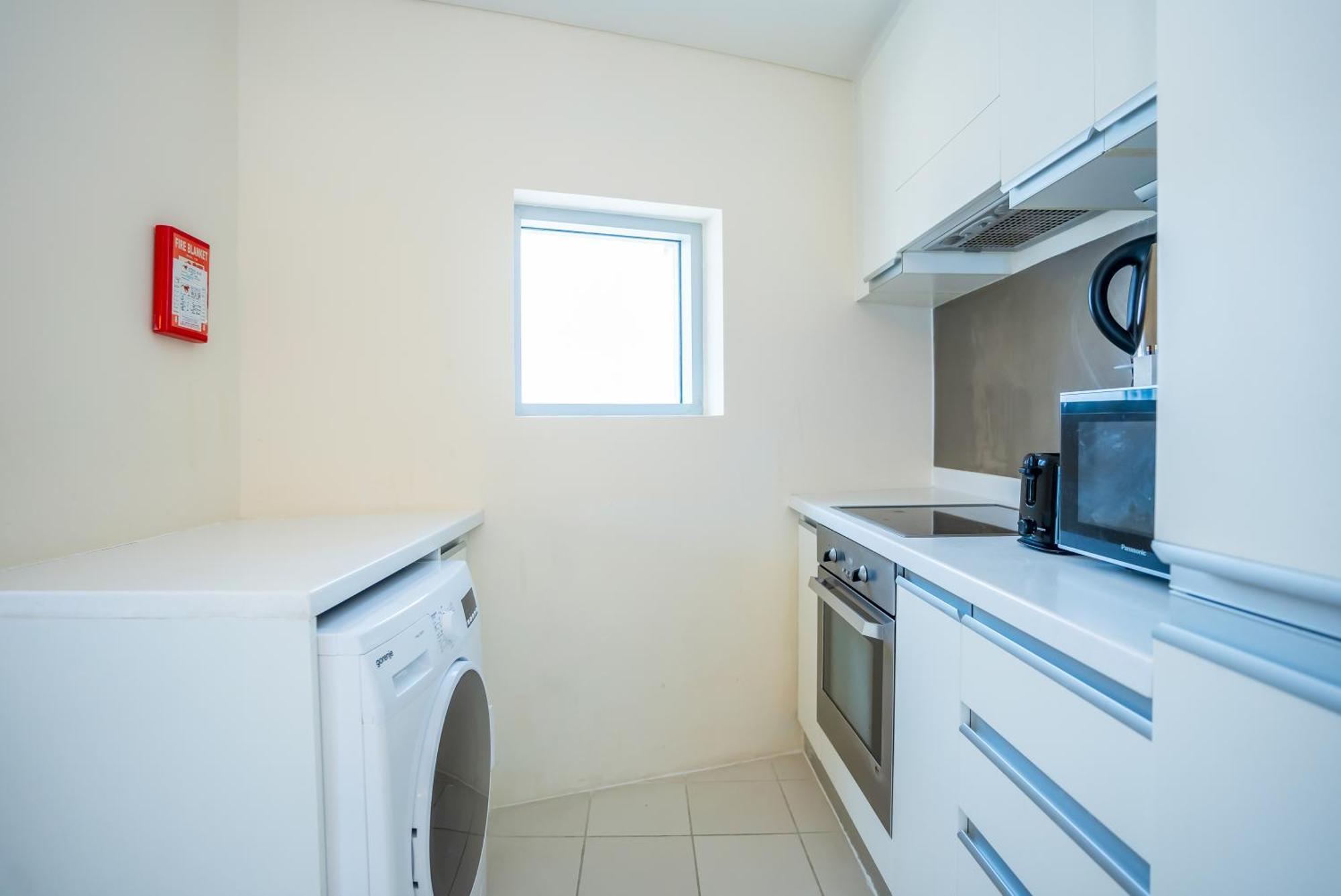 Homesgetaway - Amazing Location 1br At Mall Residences Apartment Dubai